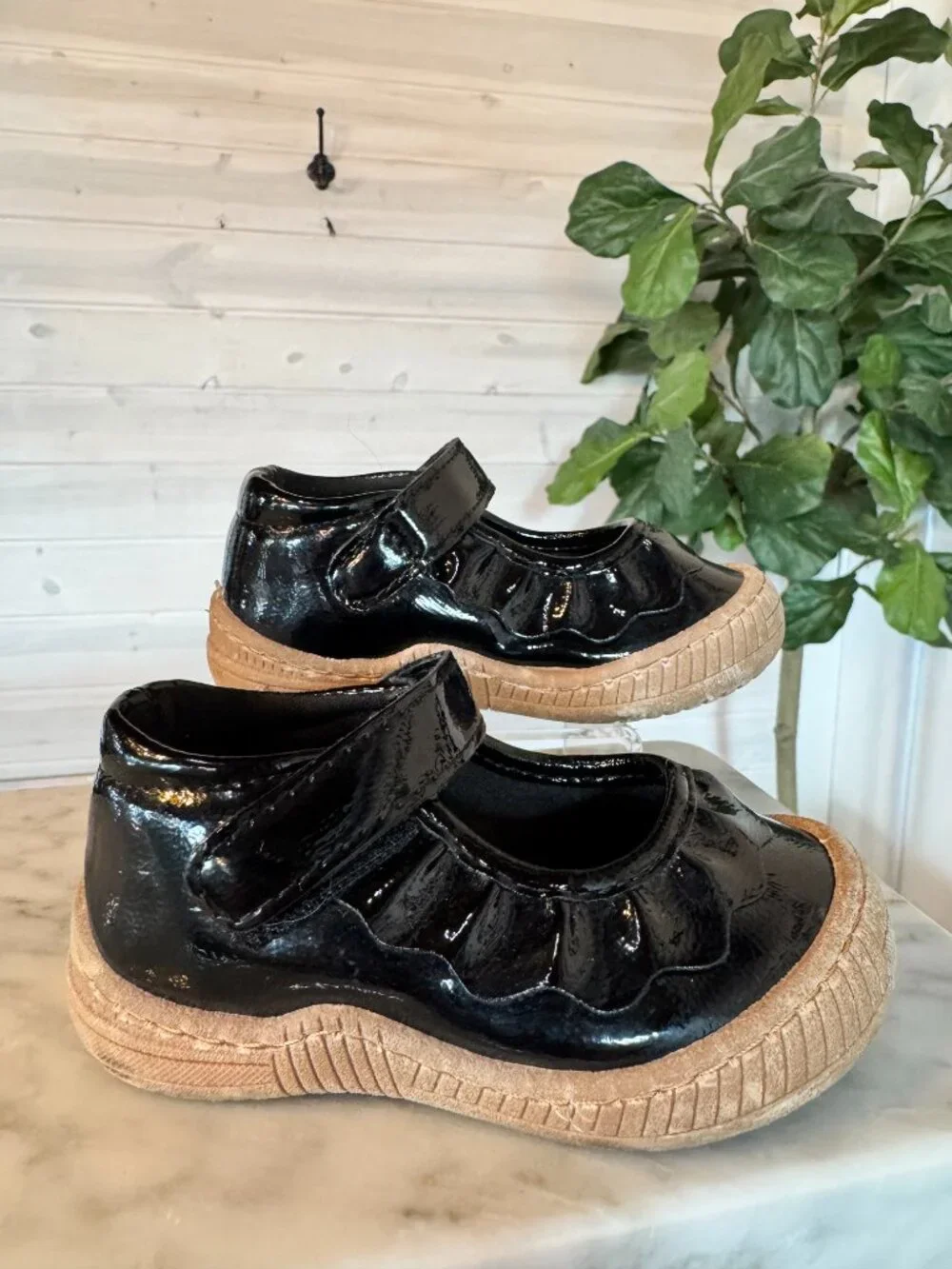 Oomphies  Mary Janes